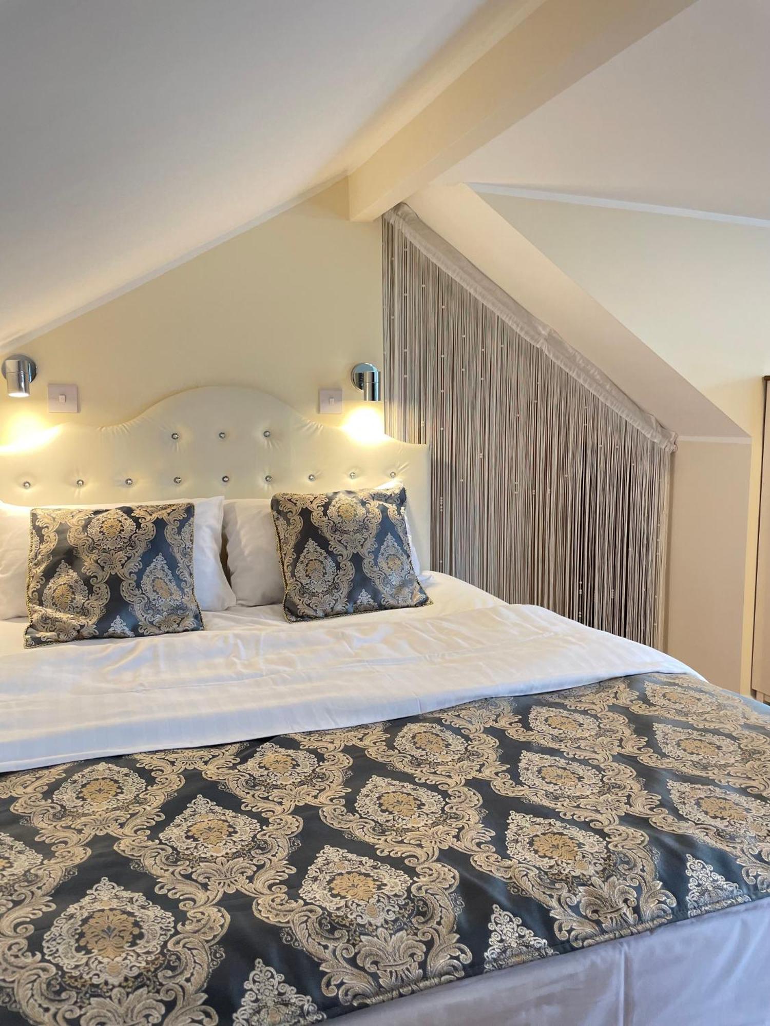 The White Lodge Hotel Hereford Bagian luar foto